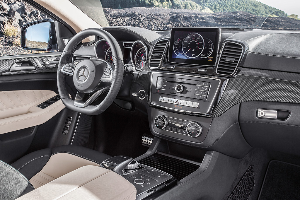 Mercedes GLE Coupé, Innenansicht, Cockpit, 2015, Foto: Daimler
