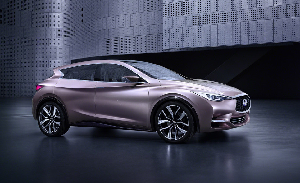 Infiniti Q30