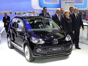 black up! wird von Angela Merkel der IAA besucht