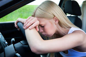 Autofahrerin Kopfschmerz