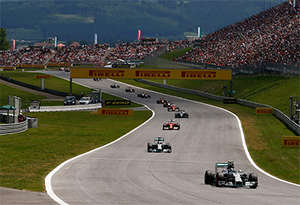 Nico Rosberg und Lewis Hamilton führen das Feld auf dem Red Bull Ring an
