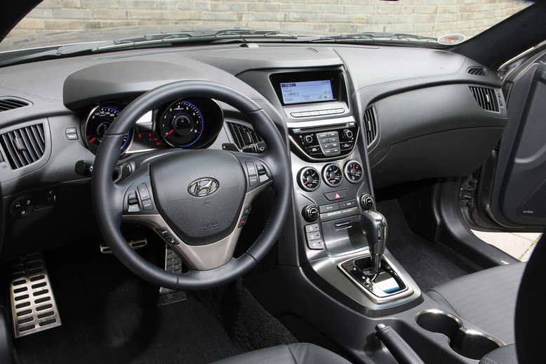 Hyundai Genesis Coupé GT, Innenansicht / Cockpit, 2013, Foto: Hyundai