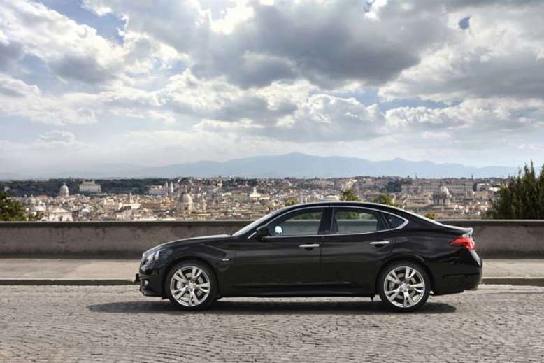 M 37s, 2010, Foto: © Infiniti Europe