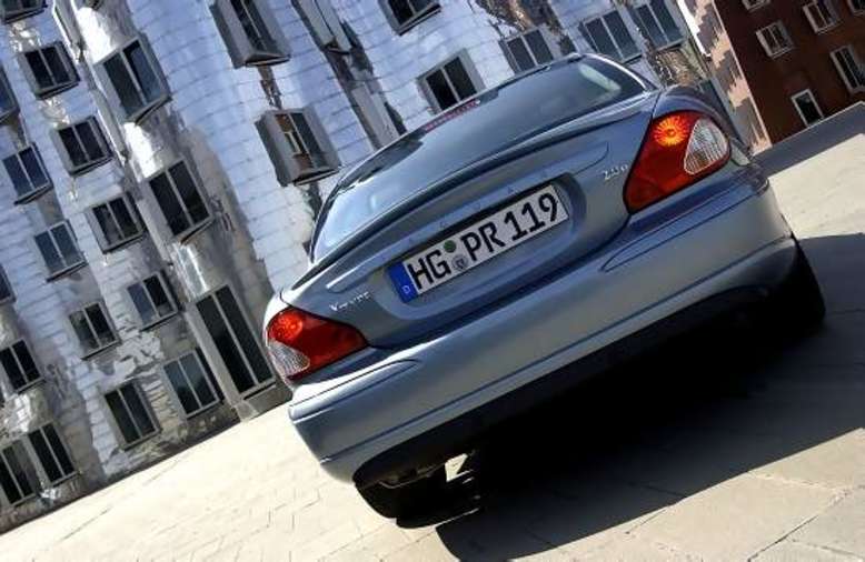 X-Type, 2003, Foto: Jaguar Land Rover