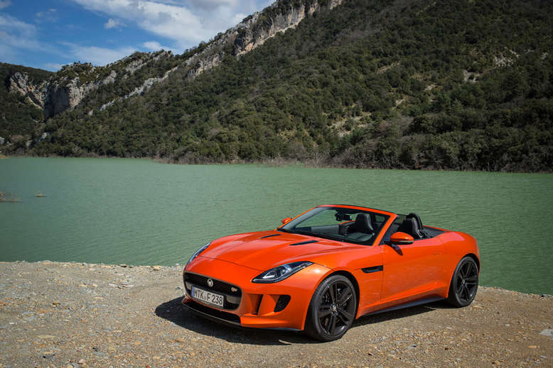 Jaguar F-Type, Seitenansicht, 2012, Foto: Jaguar