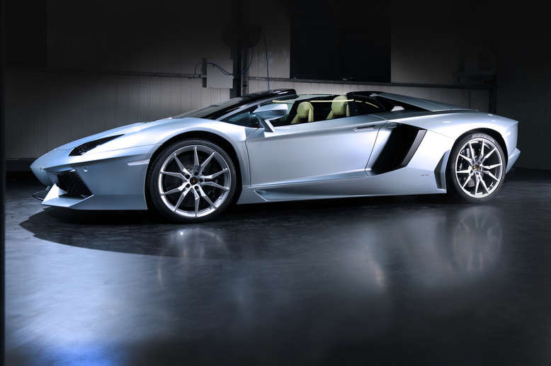 Lamborghini Aventador LP 700-4 Roadster, Seitenansicht, 2012, Foto: Lamborghini 