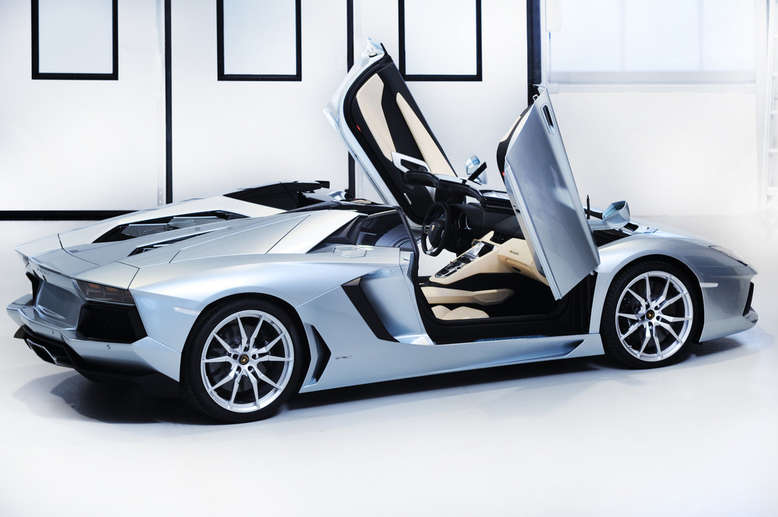 Lamborghini Aventador LP 700-4 Roadster, Flügeltüren, 2012, Foto: Lamborghini 