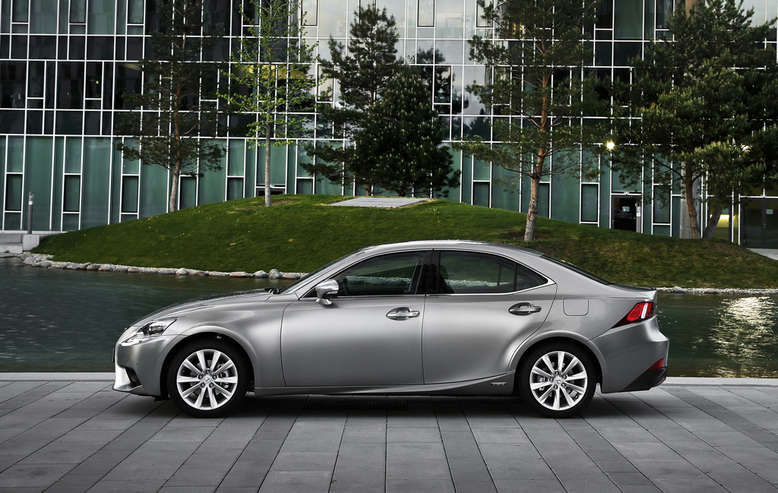 Lexus IS 300h, Seitenansicht, 2013, Foto: Lexus