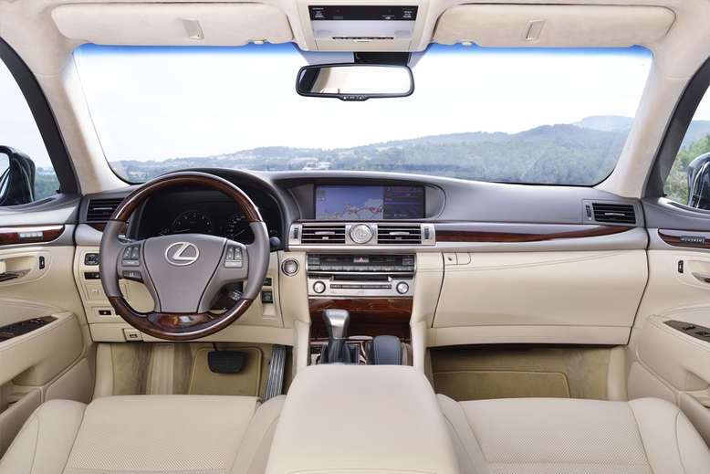 Lexus LS 460, Innenansicht, Cockpit, 2012, Foto: Lexus