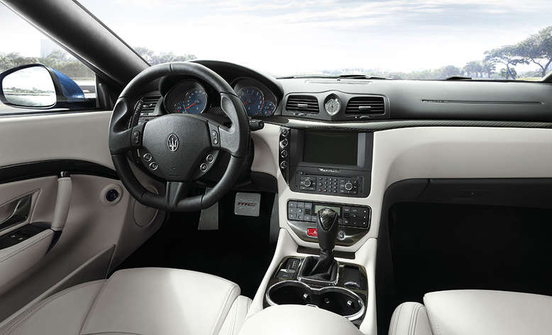 Maserati GranTurismo Sport, Innenansicht, Cockpit, 2013, Foto: Maserati