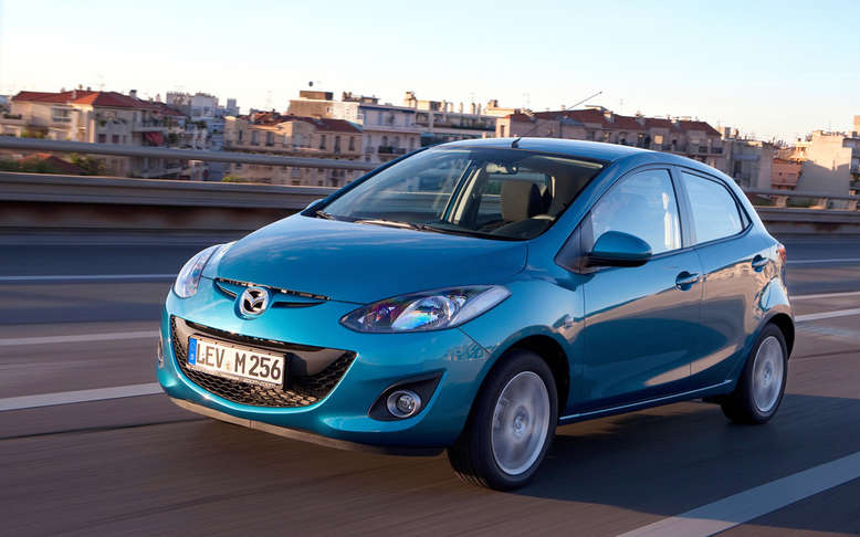 Mazda 2, 2010, 4-Türer, Front, Foto: Mazda