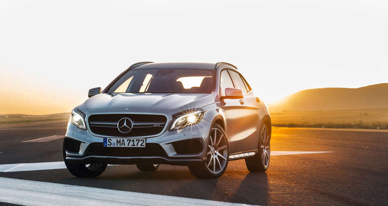 Mercedes GLA-Klasse 45 AMG, Polarsilber metallic, 2014, Foto: Daimler AG