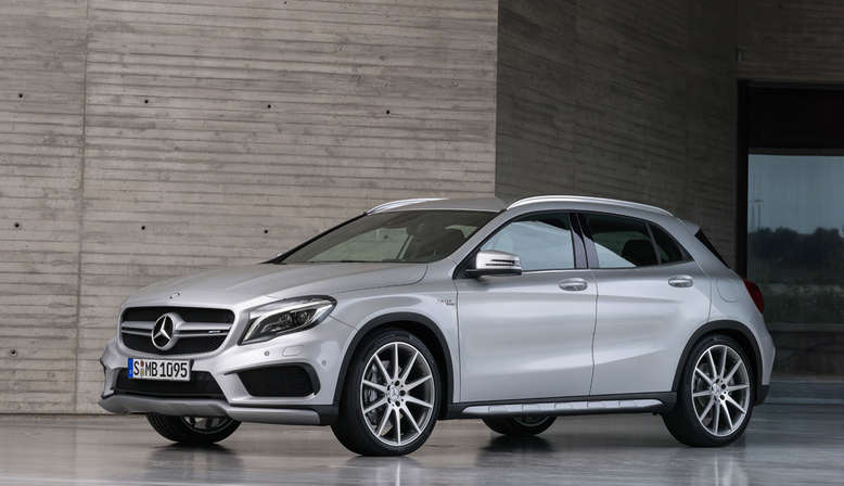 Mercedes GLA-Klasse 45 AMG, Polarsilber metallic, Seitenansicht, 2014, Foto: Daimler AG