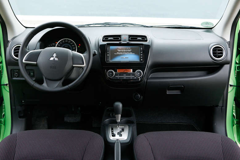 Mitsubishi Space Star, Cockpit, Innenansicht, 2013, Foto: Mitsubishi