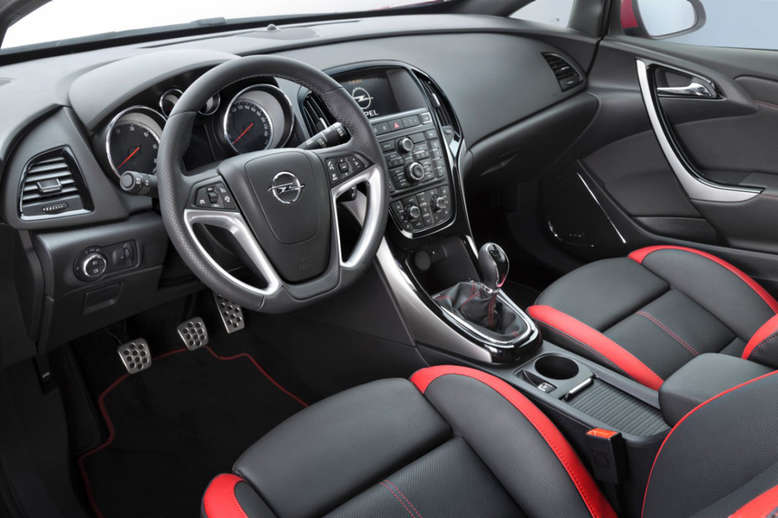 Opel Astra BiTurbo, Innenansicht, Cockpit, 2012, Foto: Opel