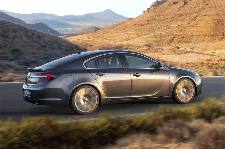 Opel Insignia, Seitenansicht, 2013, Foto: Opel