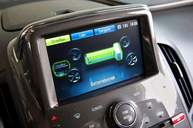 Opel Ampera, Display im Cockpit, 2011, Foto: Opel