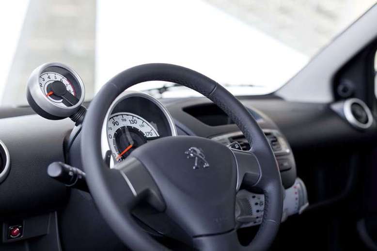 Peugeot 107, Cockpit, Foto: Peugeot 