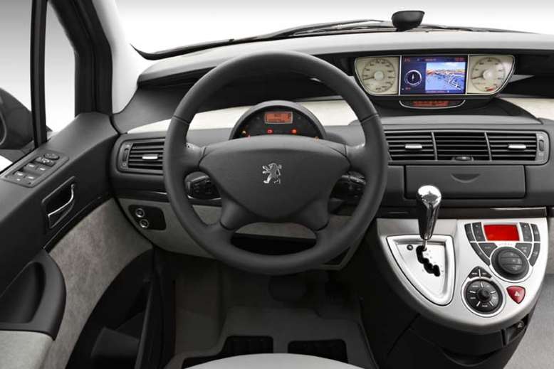 Peugeot 807, Cockpit, Foto: Peugeot