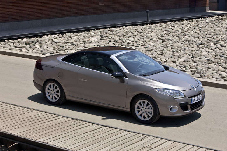 Renault Mégane, Coupé Cabrio, Verdeck geschlossen, 2-Türer, 2010, Foto: Renault