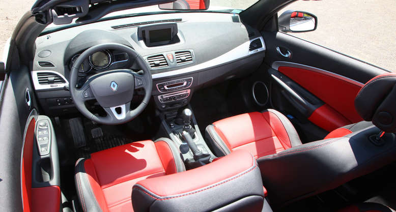 Renault Mégane, Coupé Cabrio, Verdeck geöffnet, Innenraum / Cockpit, 2010, Foto: Renault