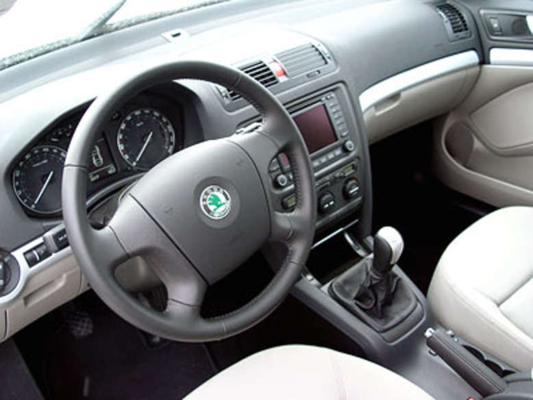 Octavia Kombi, Innenraum / Cockpit, Foto: Skoda