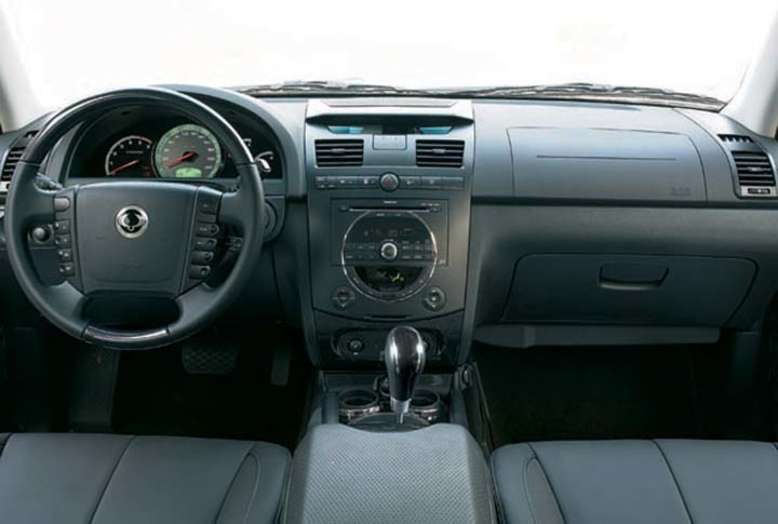 SsangYong Rexton II, Innenraum / Cockpit, Foto: SsangYong