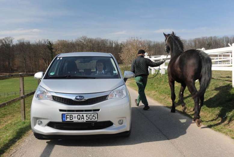 Subaru Trezia, Microvan, Front, 2011, Foto: Subaru