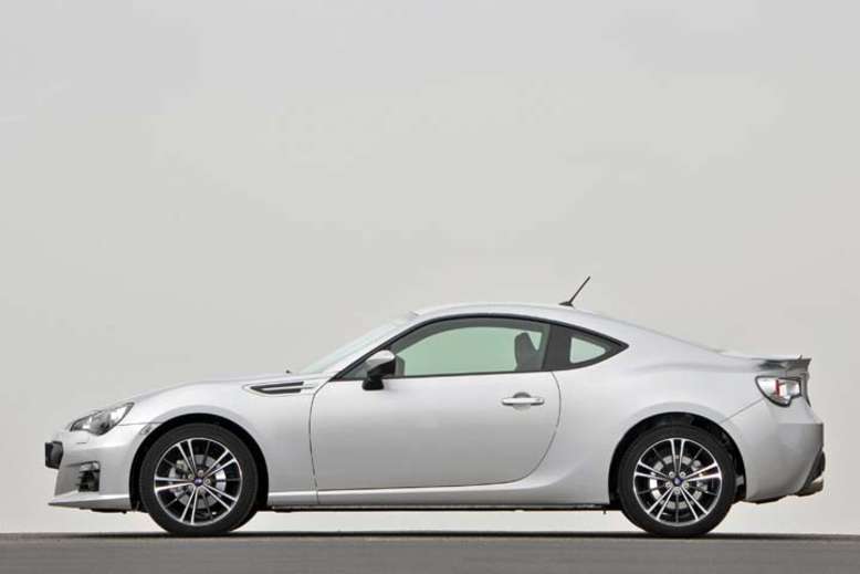 Subaru BRZ, viersitziges Sportcoupé, Seitenansicht, 2012, Foto: Subaru