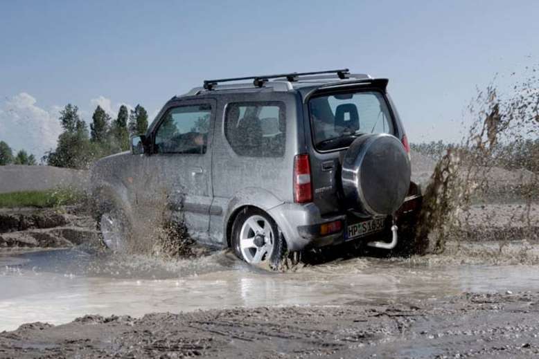 Suzuki Jimny im Geländeeinsatz, 2012, Foto: Suzuki