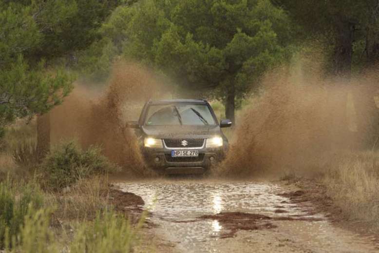 Suzuki Grand Vitara, im Gelände, 2008, Foto: Suzuki