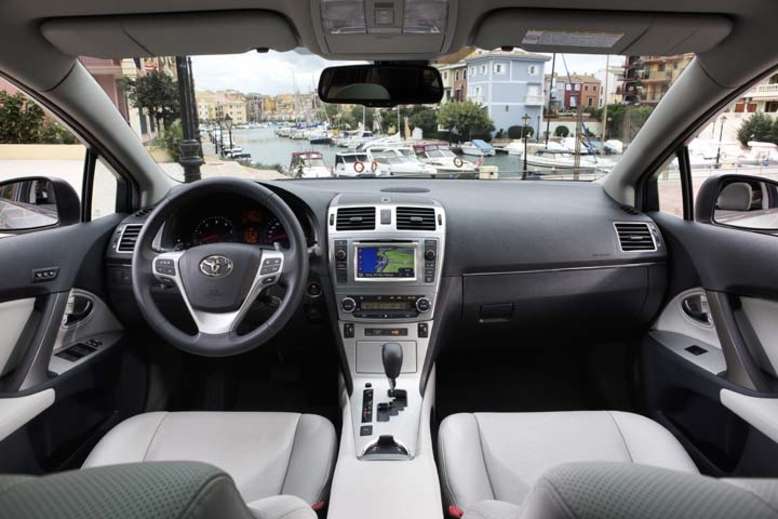 Toyota Avensis, Innenraum / Cockpit, 2012, Foto: Toyota