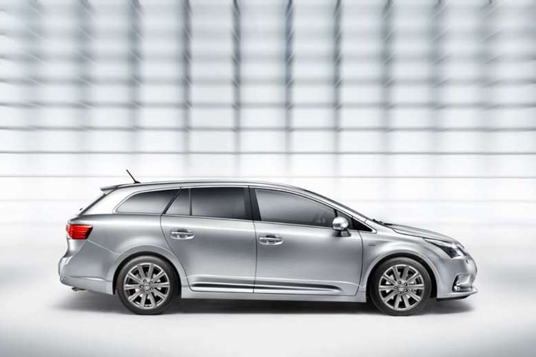 Toyota Avensis Kombi, Seitenansicht, 2012, Foto: Toyota