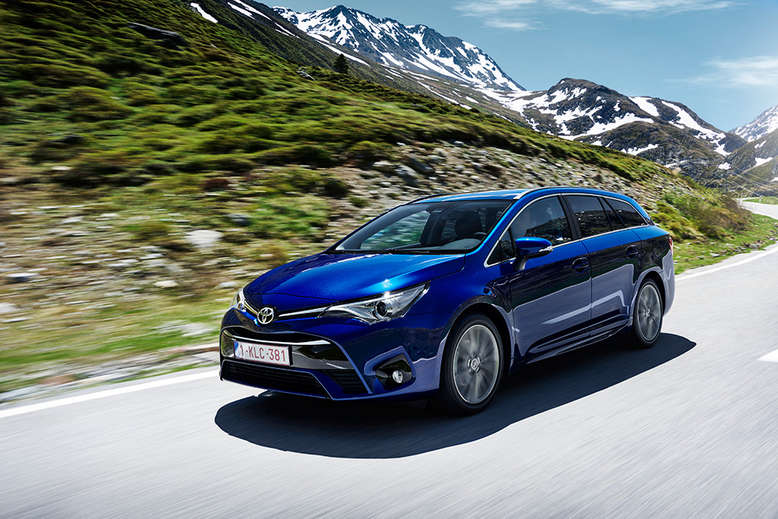 Toyota Avensis Kombi, Frontansicht, Seite, 2015, Foto: Toyota