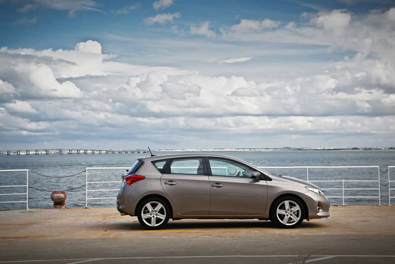 Toyota Auris, Seitenansicht, 2013, Foto: Toyota