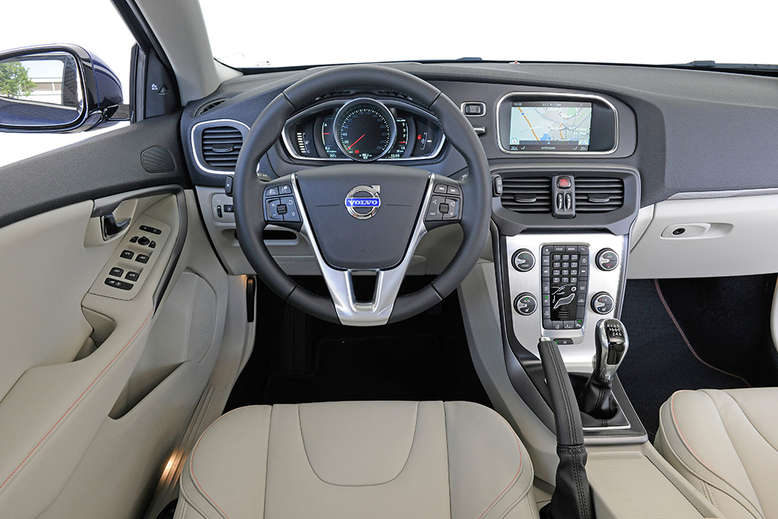 Volvo V40 Cross-Country, Innenansicht, Cockpit, 2015, Foto: Volvo