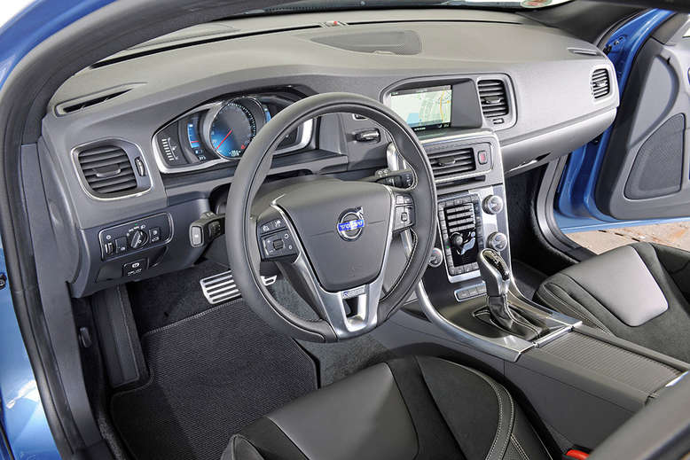 Volvo V60 Plug-In Hybrid, Innenansicht, Cockpit, 2015, Foto: Volvo