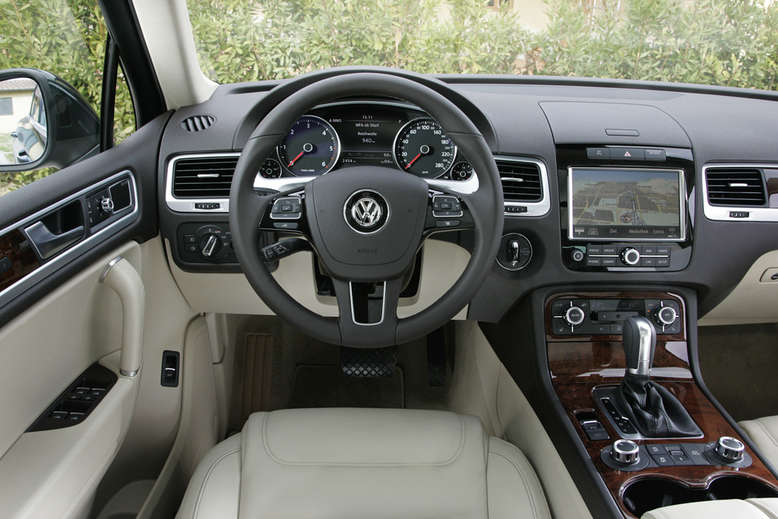 VW Touareg, Innenraum / Cockpit, 2010, Foto: Volkswagen