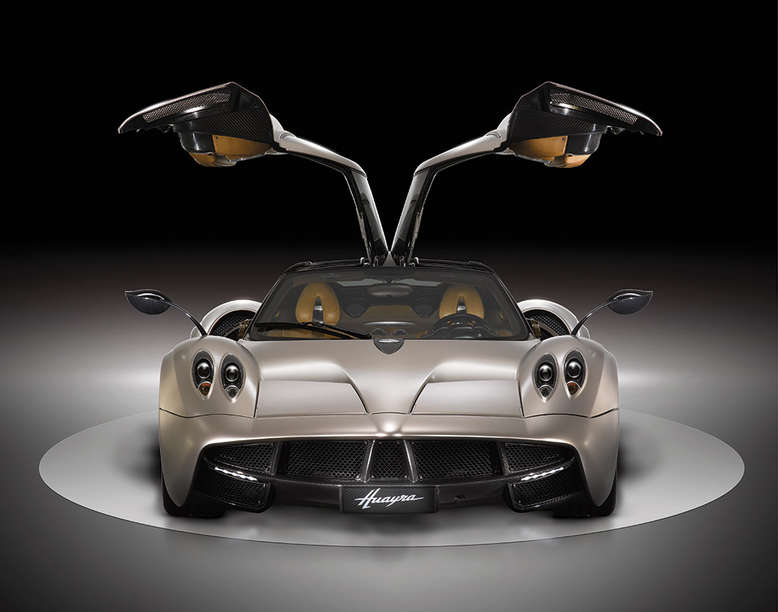 Pagani Huayra, Frontansicht, Türen geöffnet, 2011, Foto: Pagani Automobili