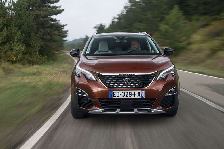 Peugeot 3008, Front