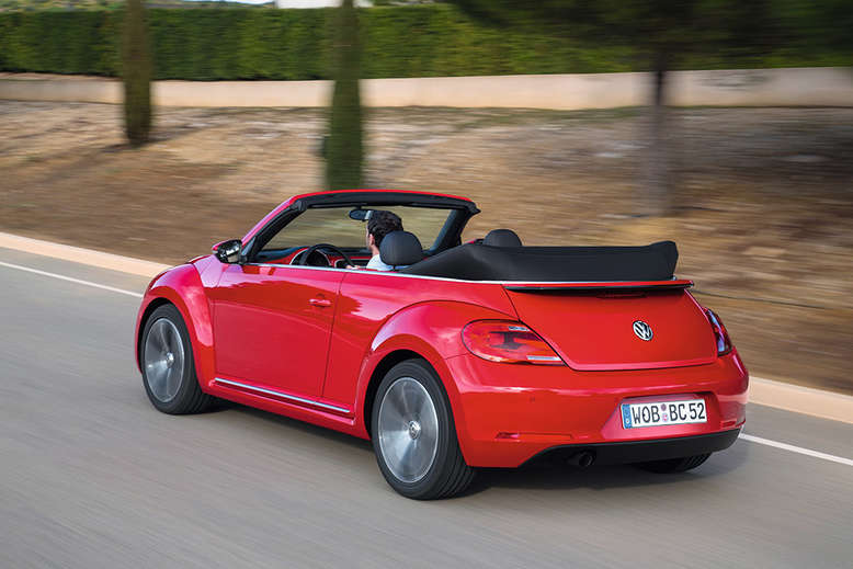 VW Beetle Cabriolet, Heck, Fahrtaufnahme