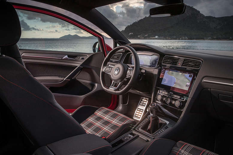 VW Golf GTI, Cockpit