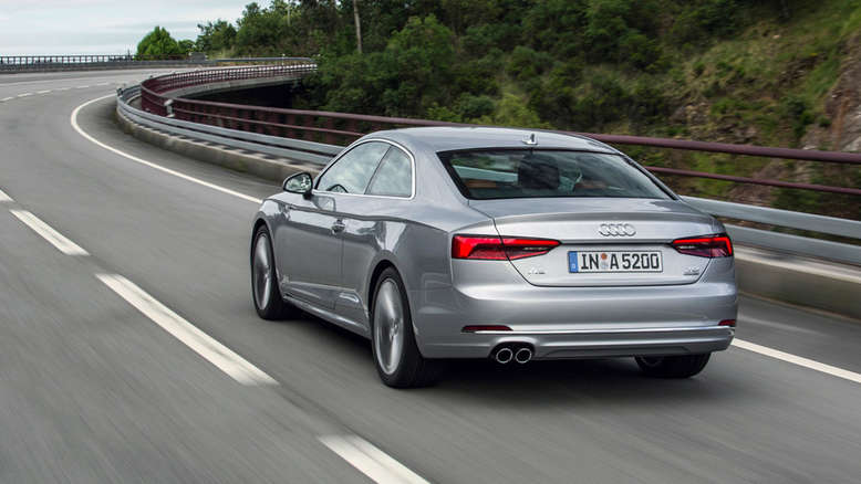 Audi A5 Coupé, Heck, Fahrtaufnahme