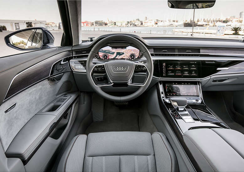 Audi A8, Cockpit