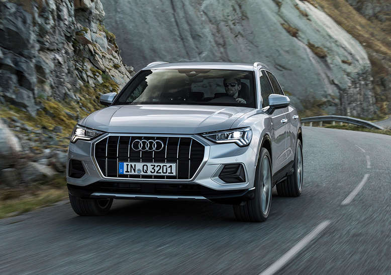 Audi Q3, Front