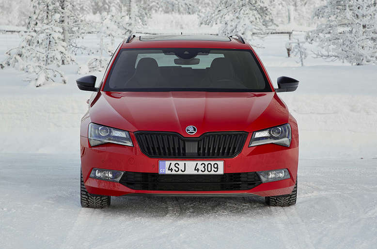 Skoda SuperB Kombi, Front