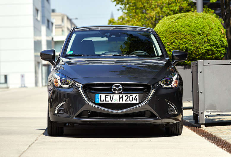 Mazda 2, Front