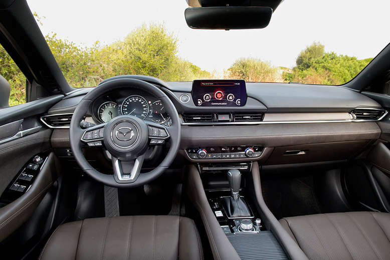 Mazda 6, Cockpit