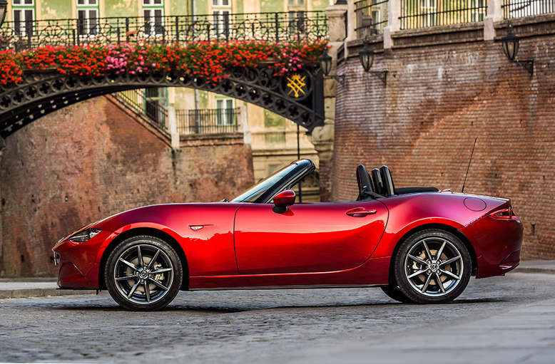 Mazda MX 5, Seitenansicht