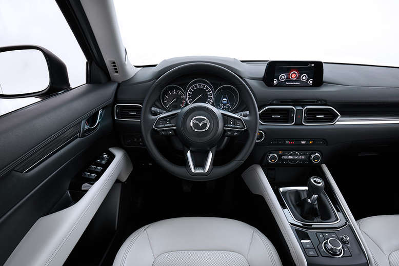 Mazda CX-5, Cockpit